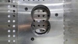 Multi Cutting Edge fine boring of interrupted bores with the EA-system