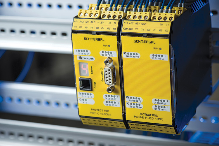 Fig. 5: The modular, programmable PROTECT PSC1 safety controller is recommended for use with larger robot systems.